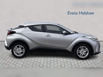 Used Toyota C-HR 2023 for sale - 77886199: Photo