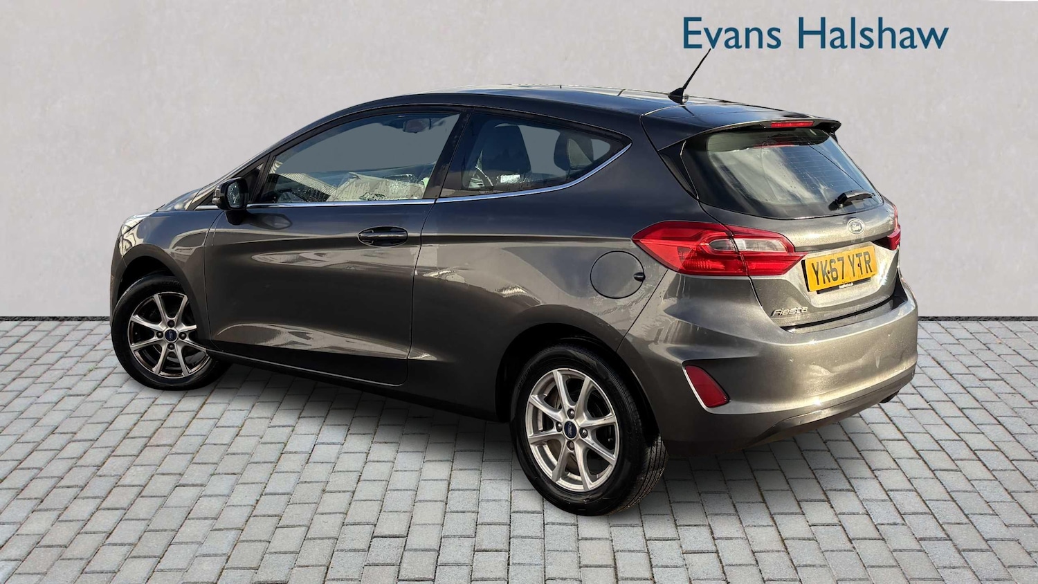 Used Ford Fiesta 2017 for sale - 77270051: Photo 2