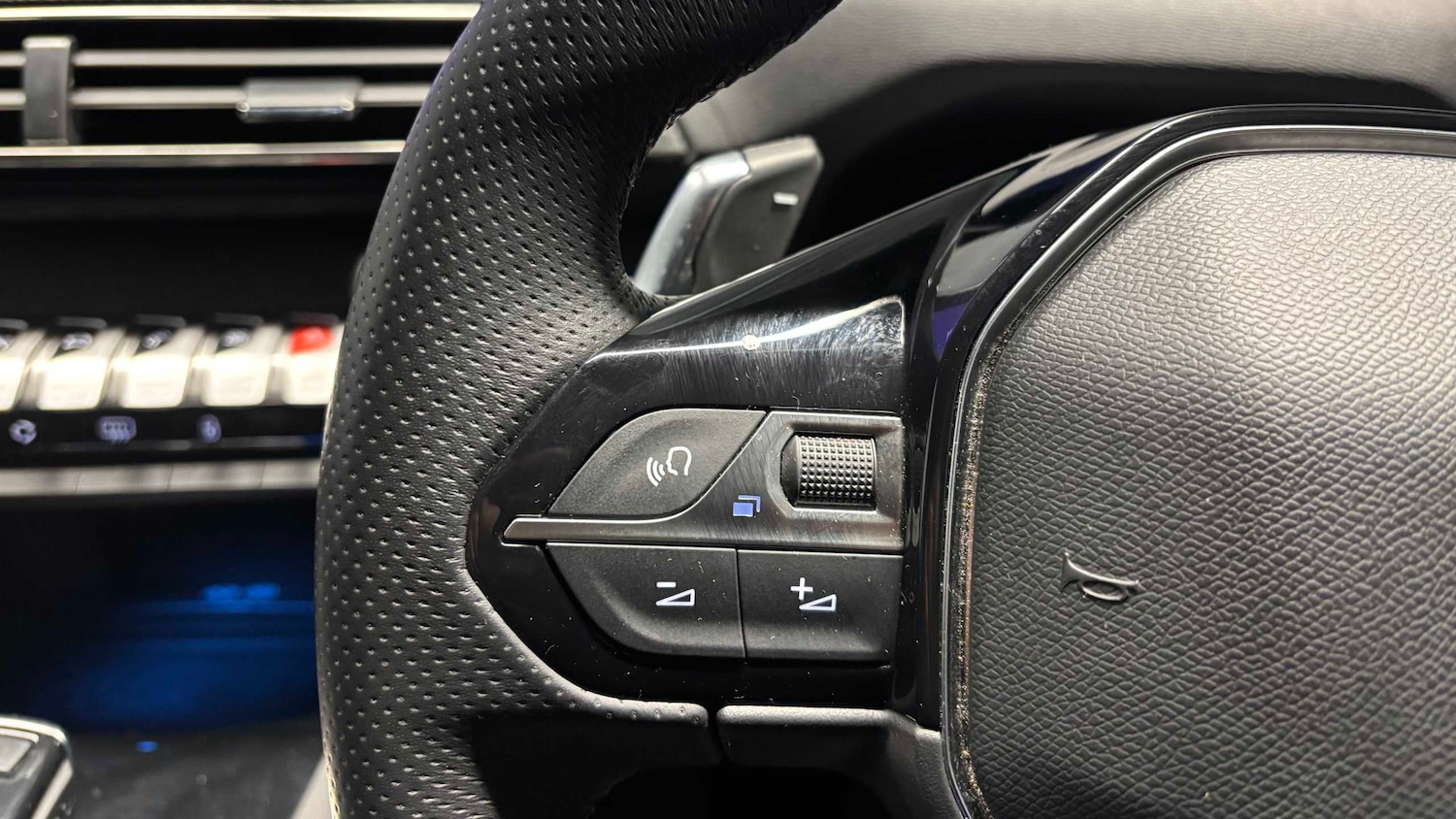 Used Peugeot 3008 2020 for sale - 77270156: Photo 16