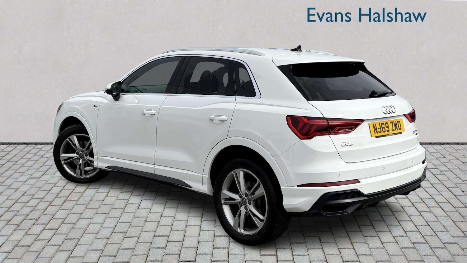 Used Audi Q3 2019 for sale - 77996063: Photo 2