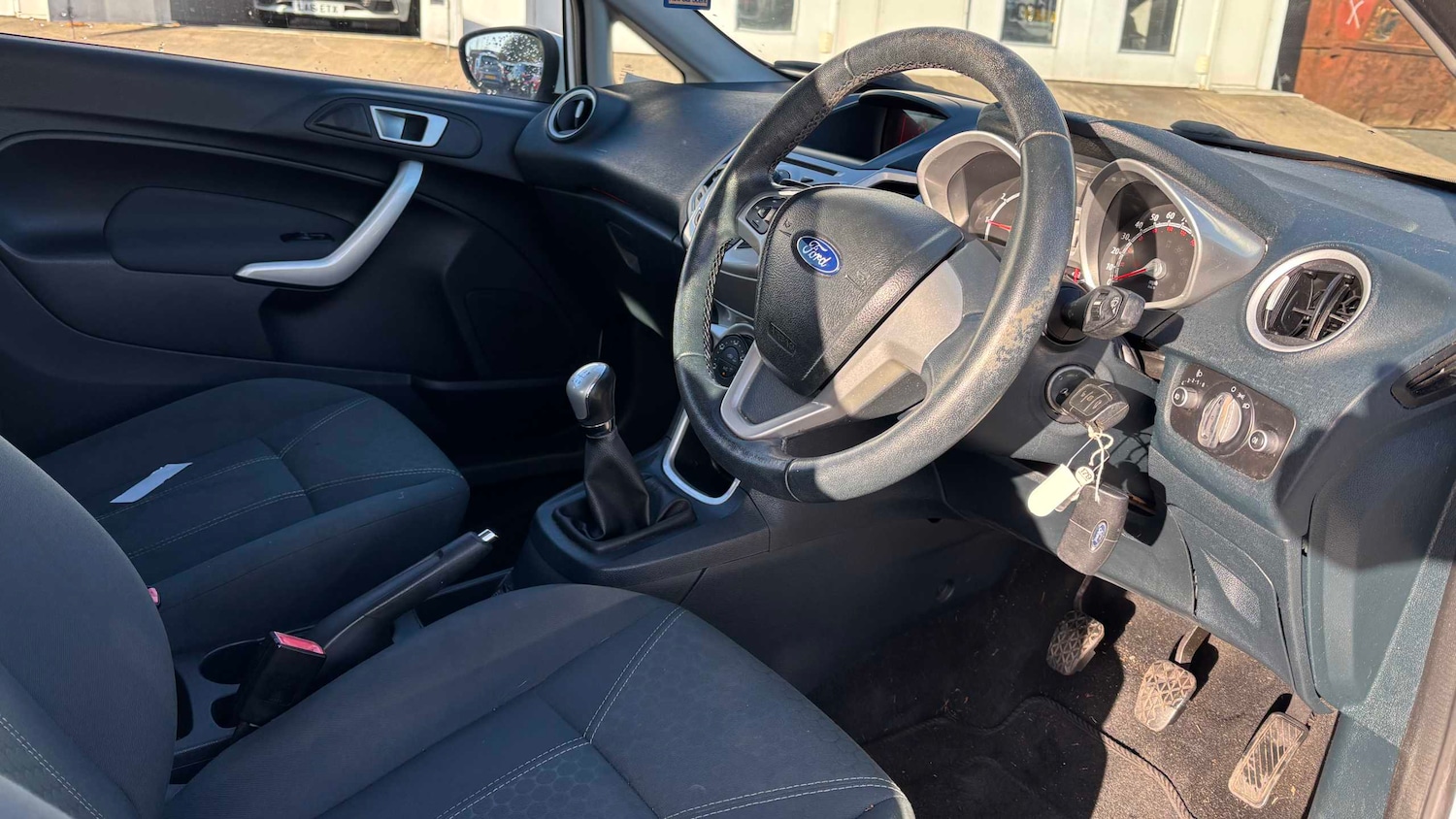 Used Ford Fiesta 2011 for sale - 76610546: Photo 6