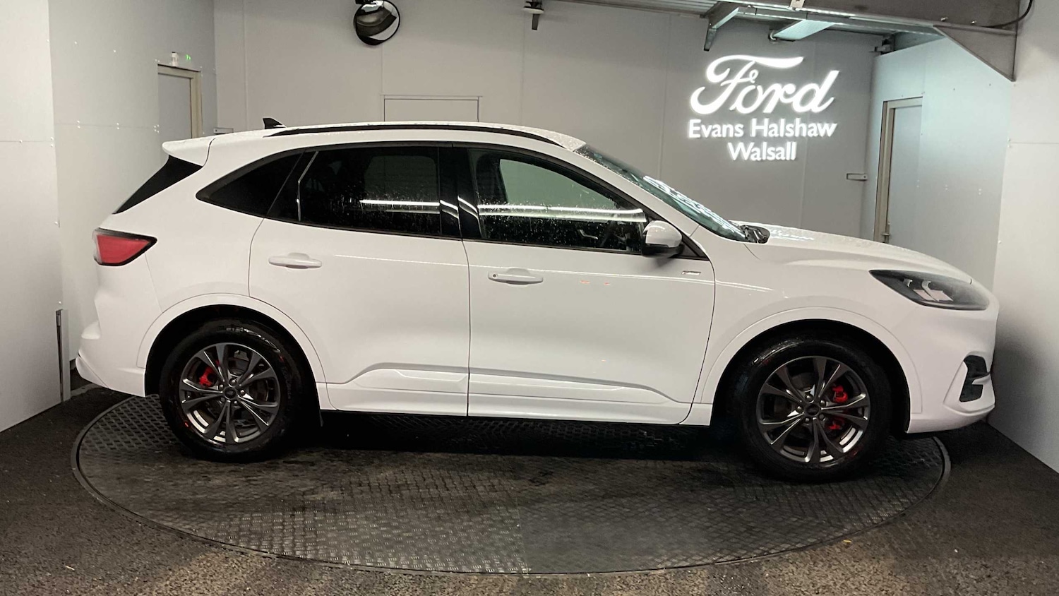 Used Ford Kuga 2023 for sale - 76329331: Photo 2