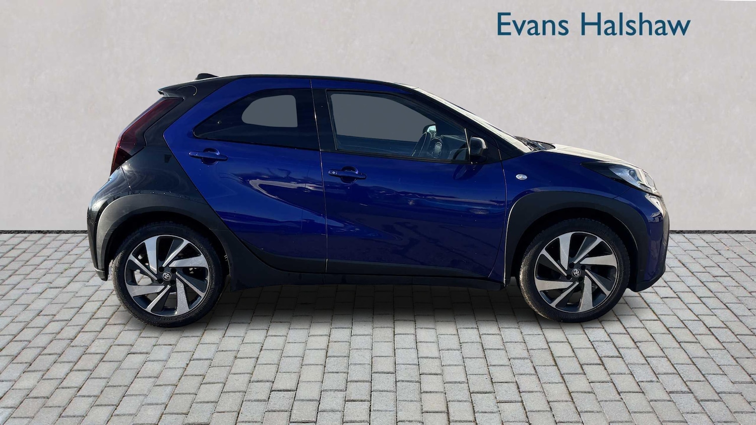 Used Toyota Aygo X 2022 for sale - 76662027: Photo 3