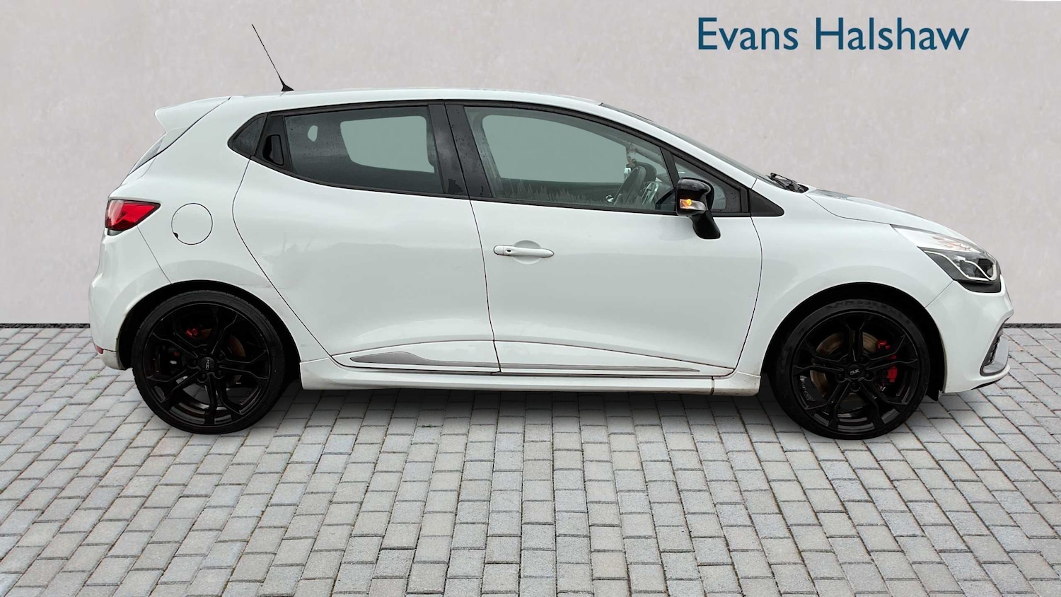 Used Renault Clio 2016 for sale - 76329115: Photo 2