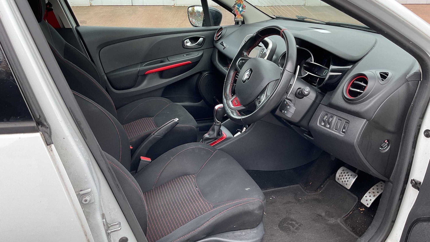 Used Renault Clio 2016 for sale - 76329115: Photo 5