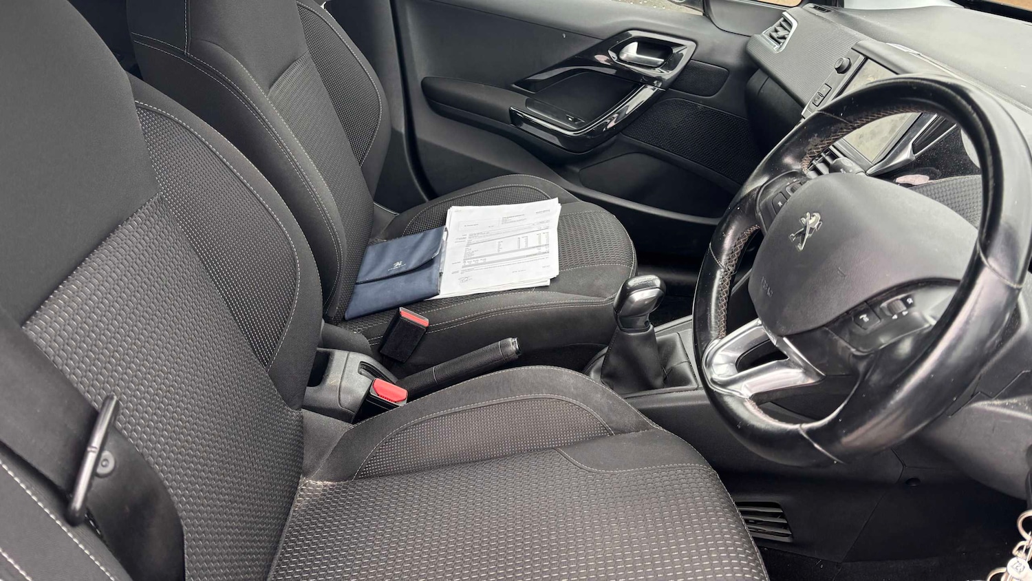 Used Peugeot 208 2018 for sale - 76789390: Photo 7