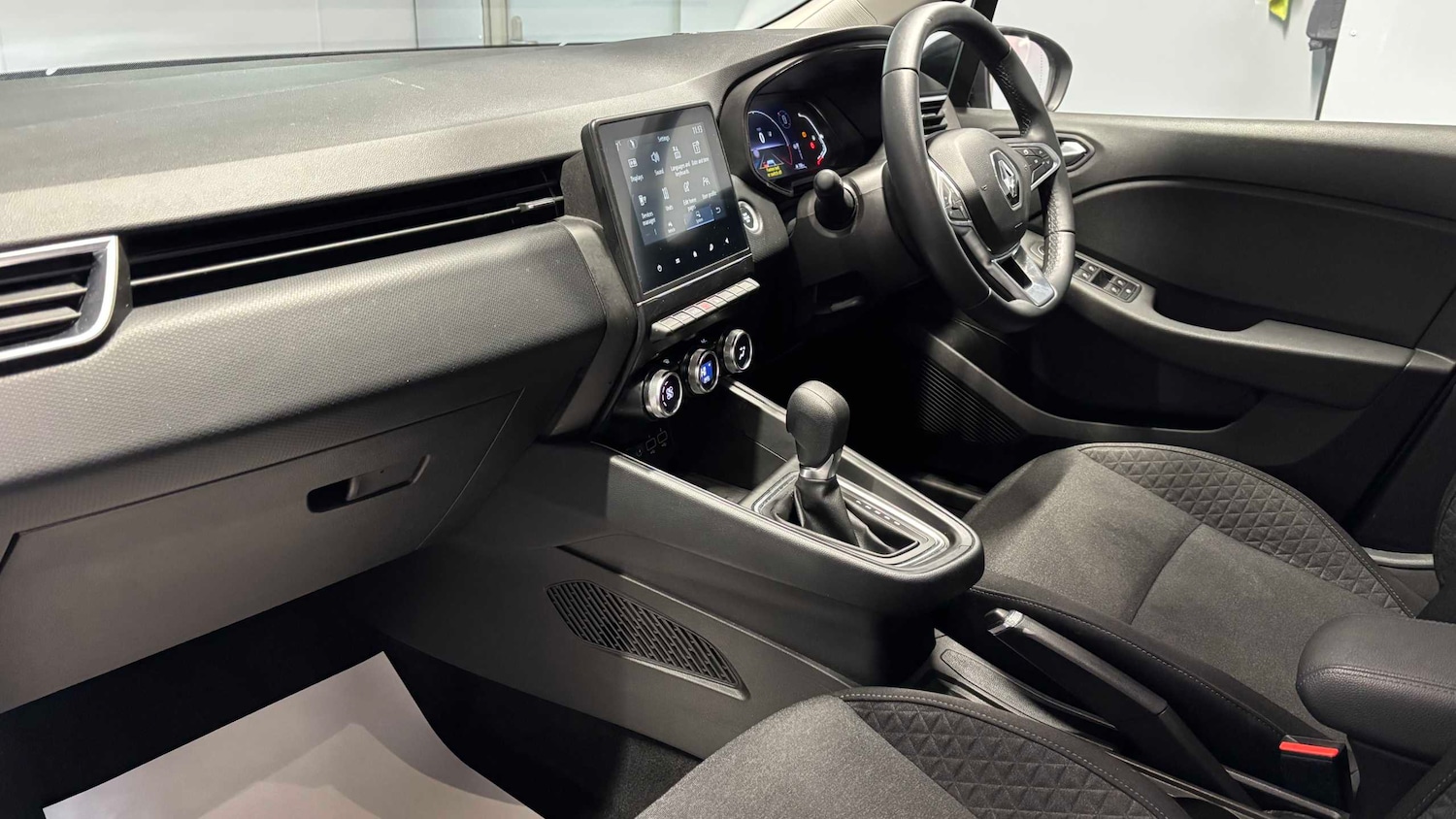 Used Renault Clio 2022 for sale - 76732203: Photo 27