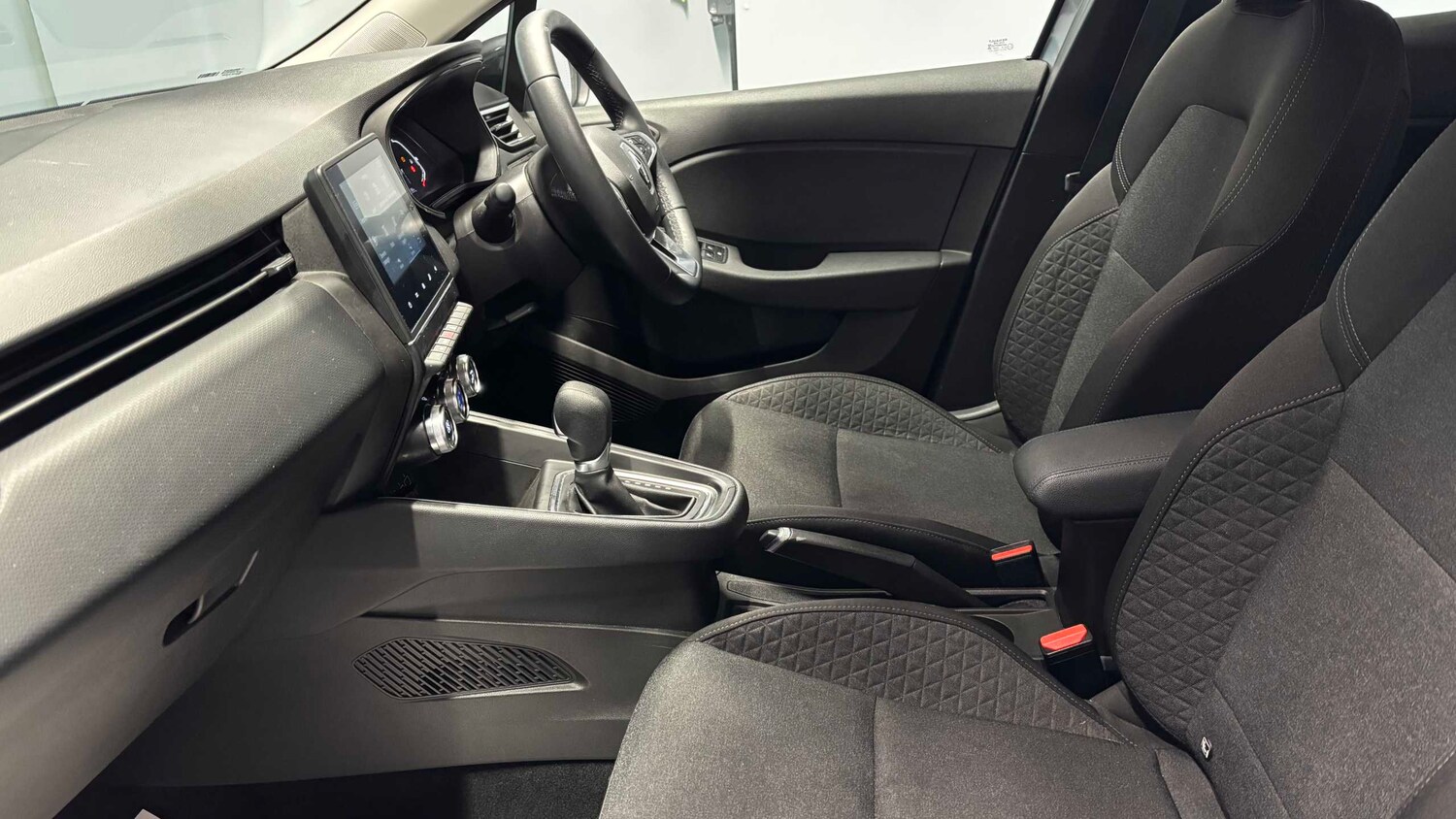 Used Renault Clio 2022 for sale - 76732203: Photo 28