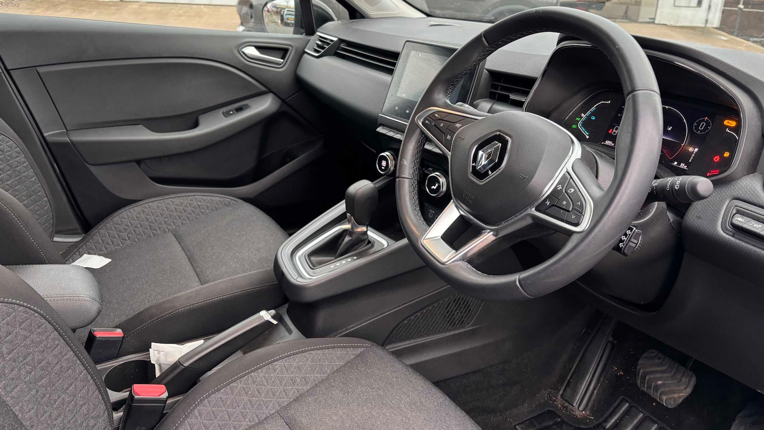 Used Renault Clio for sale - 76732203: Photo 6