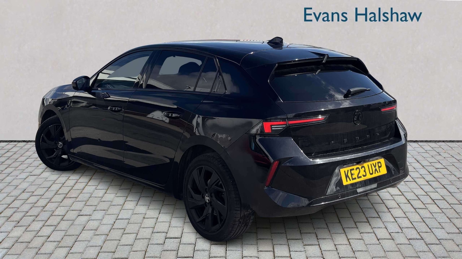 Used Vauxhall Astra 2023 for sale - 78023982: Photo 2