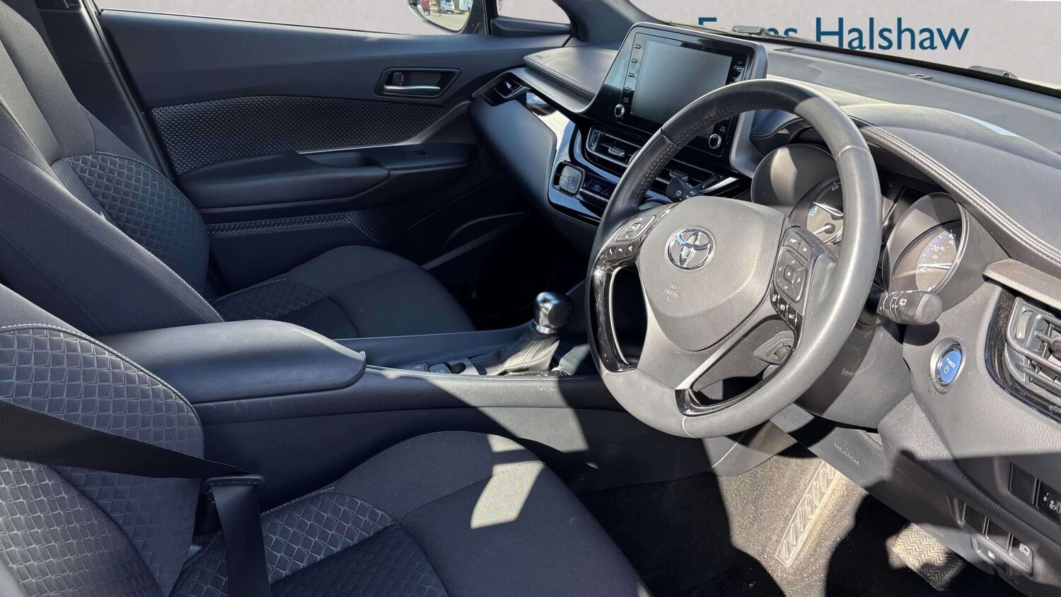 Used Toyota C-HR 2023 for sale - 78037400: Photo 6
