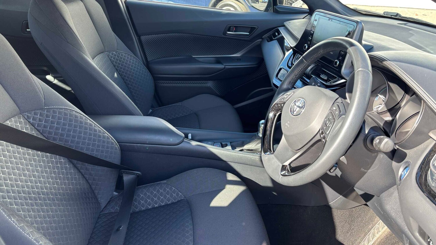 Used Toyota C-HR 2023 for sale - 78037400: Photo 7