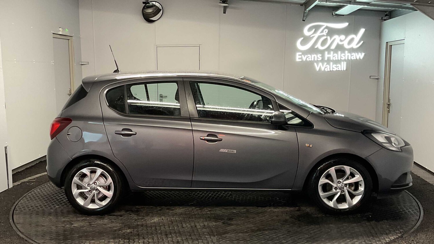 Used Vauxhall Corsa 2015 for sale - 76329238: Photo 2