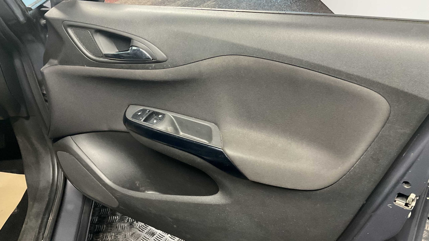 Used Vauxhall Corsa 2015 for sale - 76329238: Photo 24