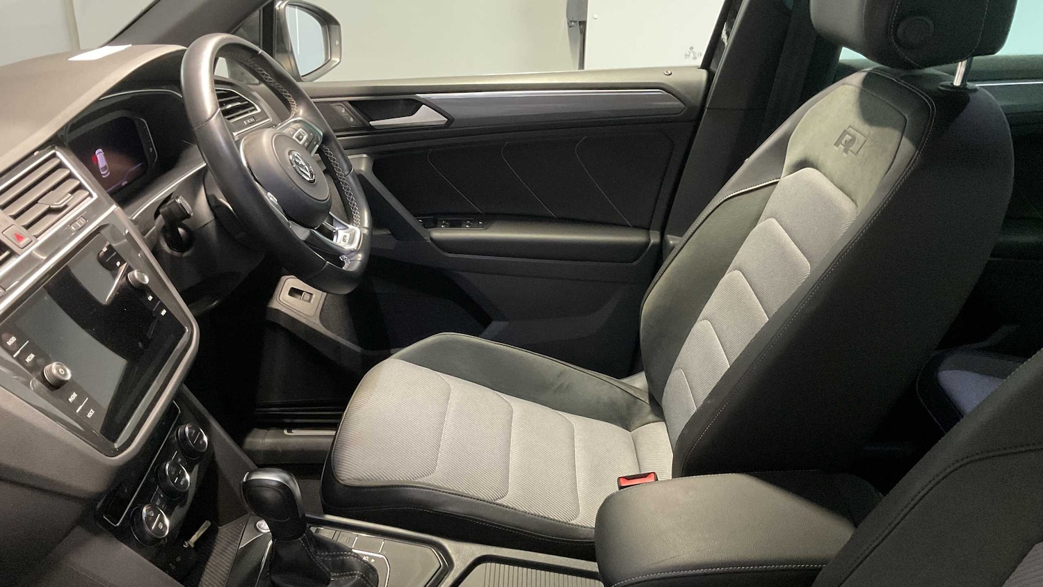 Used Volkswagen Tiguan 2020 for sale - 77634993: Photo 21