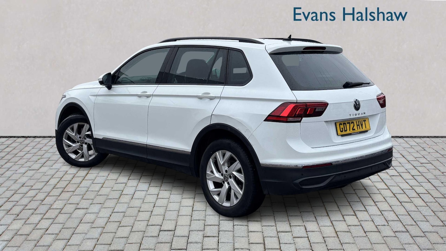 Used Volkswagen Tiguan 2023 for sale - 77615561: Photo 2