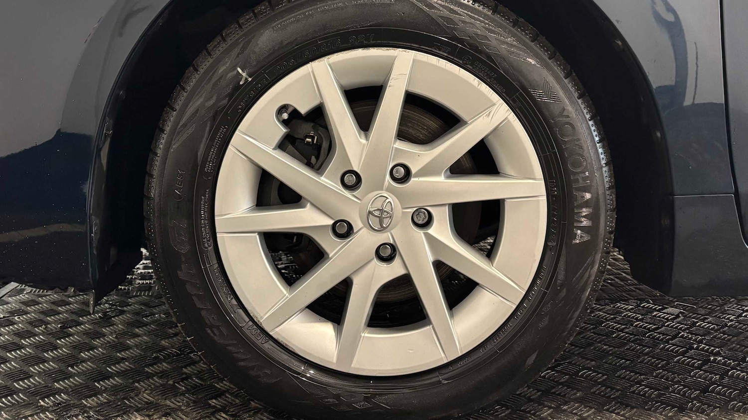 Used Toyota Prius+ 2020 for sale - 76575999: Photo 11