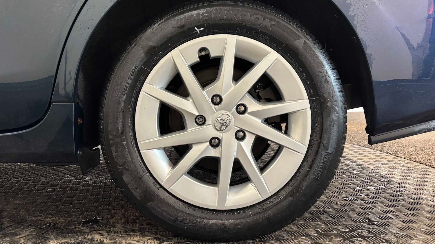 Used Toyota Prius+ 2020 for sale - 76575999: Photo 12