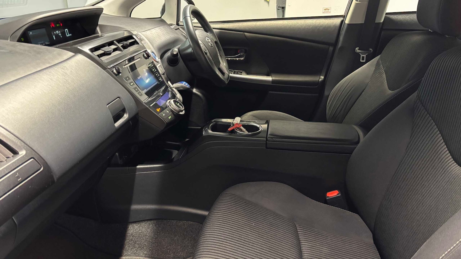 Used Toyota Prius+ 2020 for sale - 76575999: Photo 29