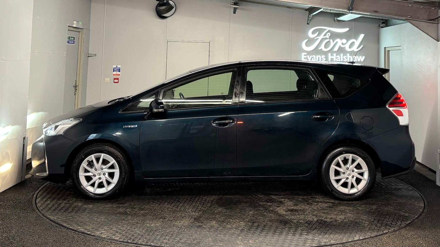 Used Toyota Prius+ 2020 for sale - 76575999: Photo 8