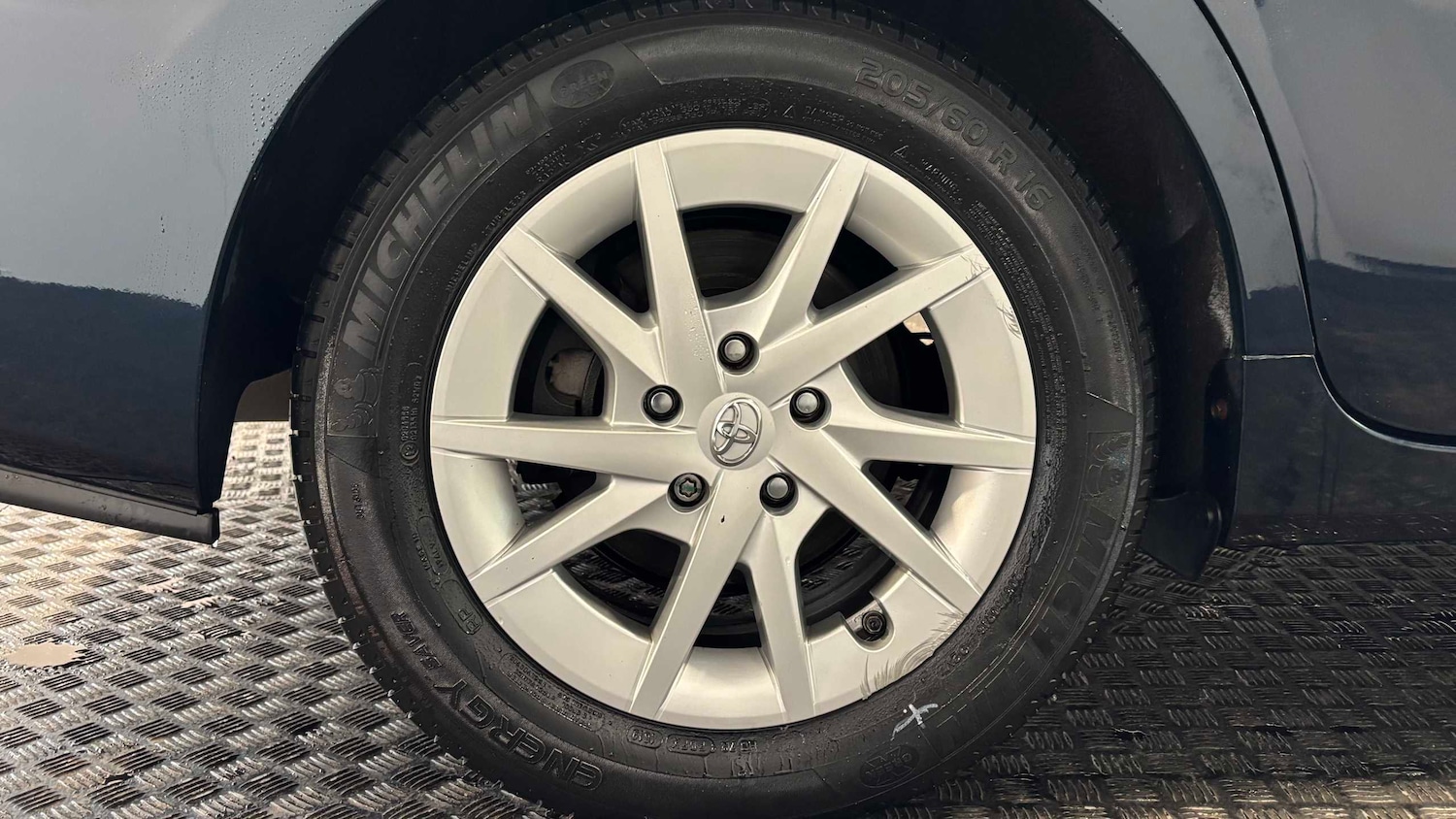 Used Toyota Prius+ 2020 for sale - 76575999: Photo 9