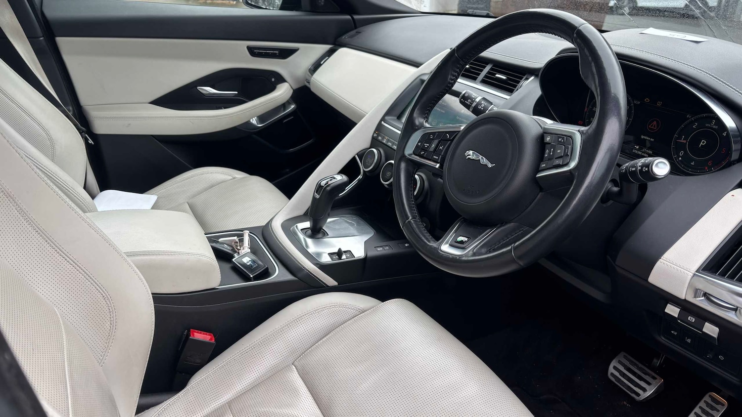 Used Jaguar E-Pace 2019 for sale - 77540819: Photo 6