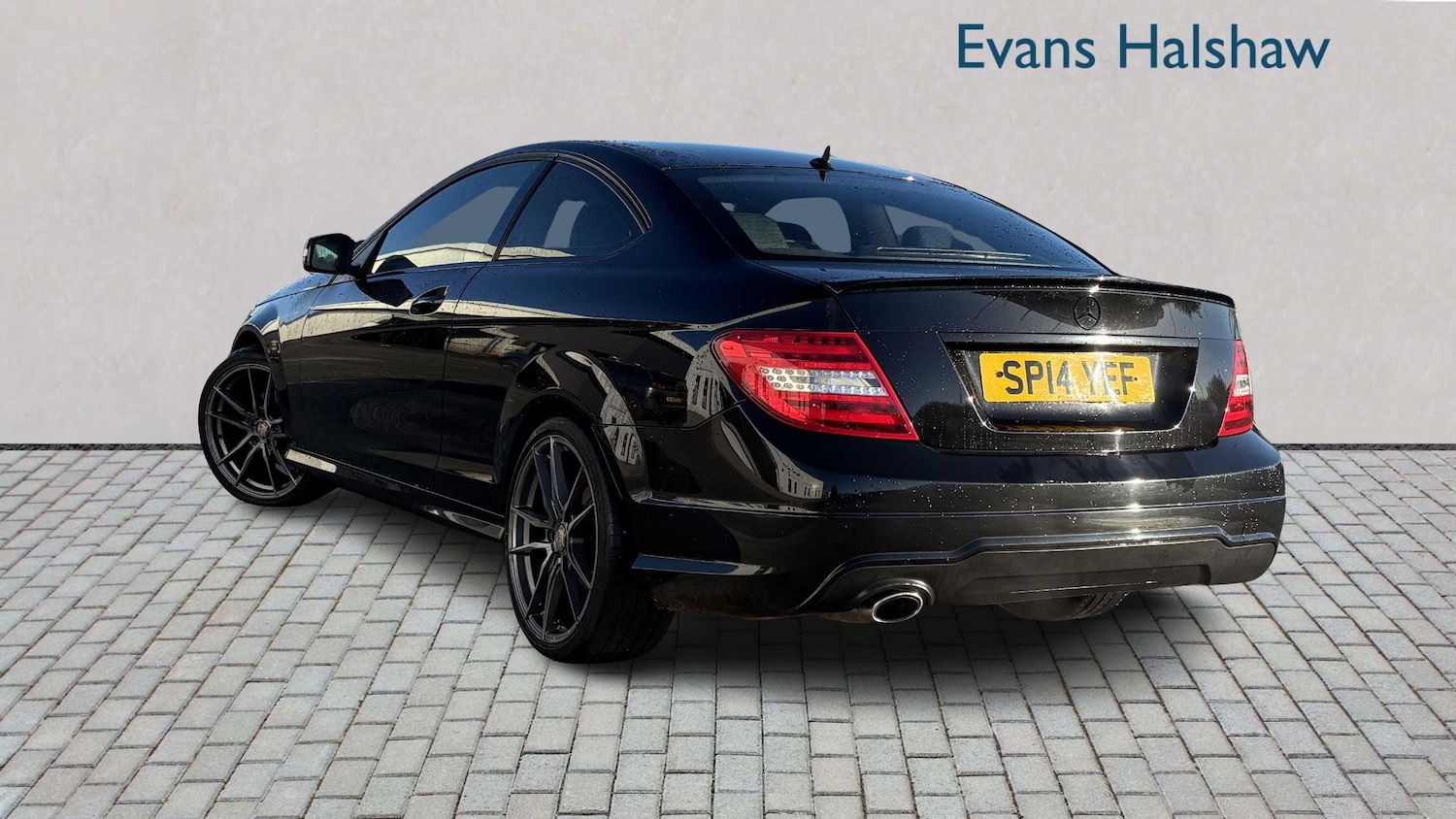 Used Mercedes-Benz C Class 2014 for sale - 76705218: Photo 2