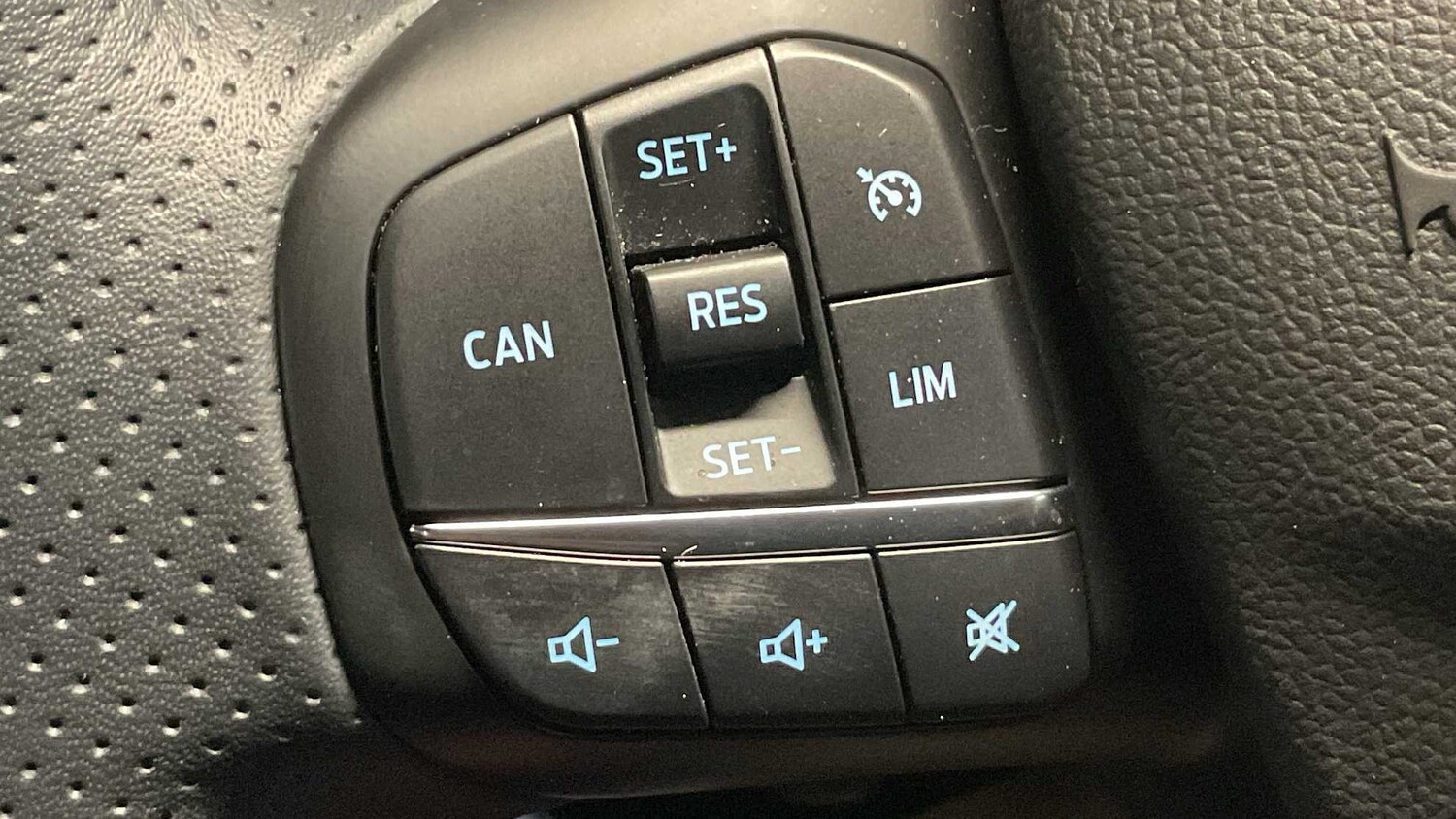 Used Ford Focus 2021 for sale - 75931018: Photo 17