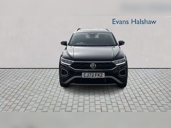 Used Volkswagen T-Roc 2023 for sale - 77972745: Photo