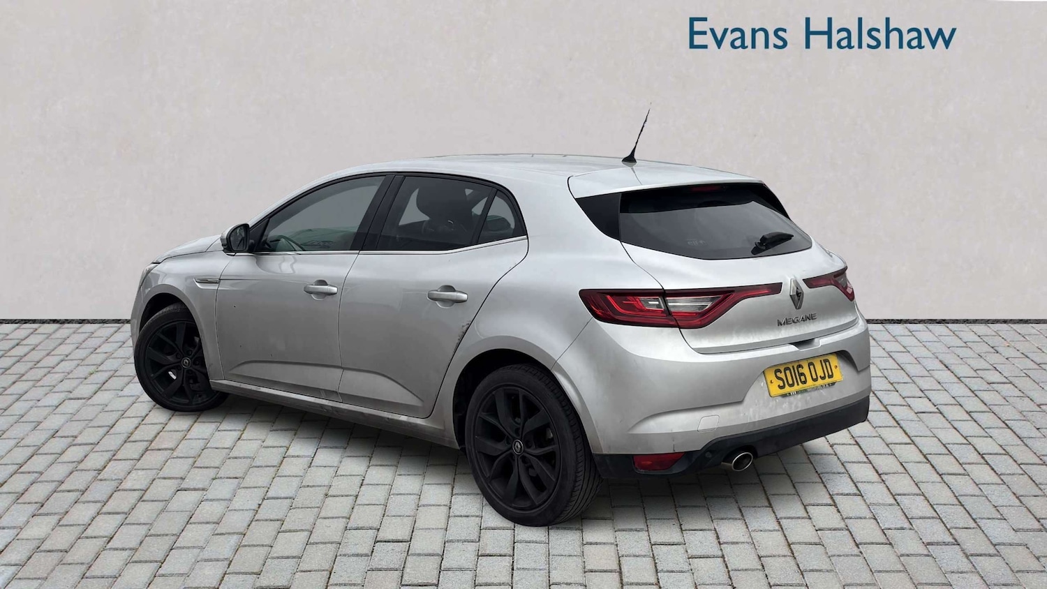 Used Renault Megane 2016 for sale - 77996268: Photo 2