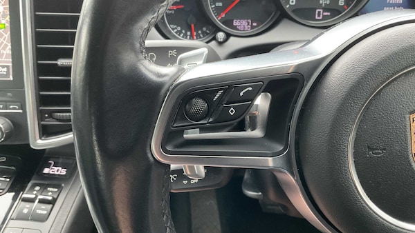Used Porsche Cayenne 2016 for sale - 76272213: Photo 32