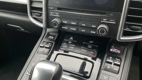 Used Porsche Cayenne 2016 for sale - 76272213: Photo 34