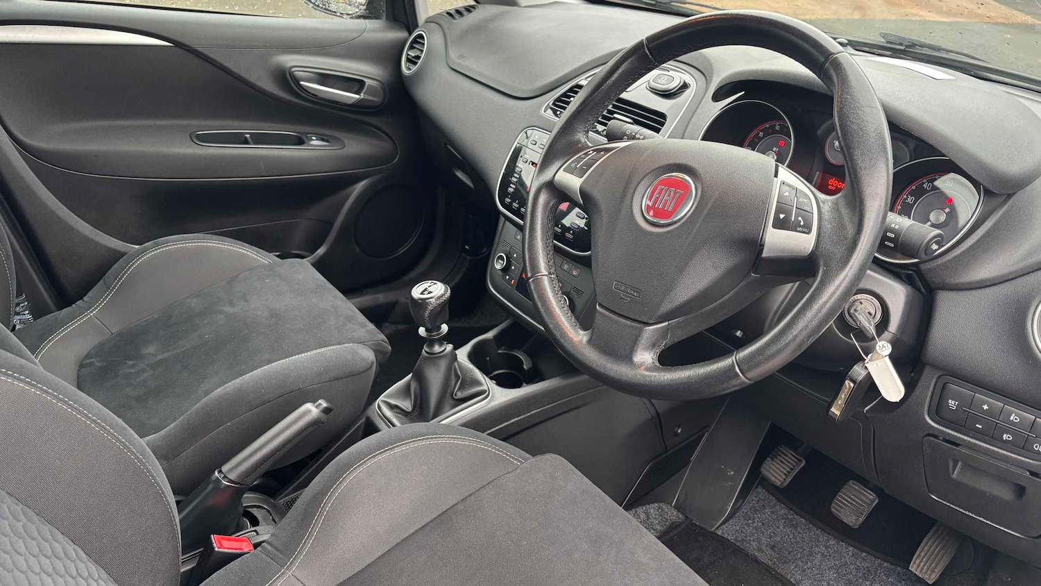 Used Fiat Punto 2017 for sale - 77638472: Photo 6