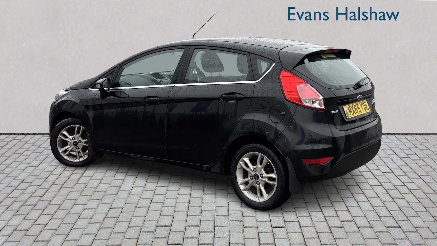 Used Ford Fiesta 2015 for sale - 77348128: Photo 2