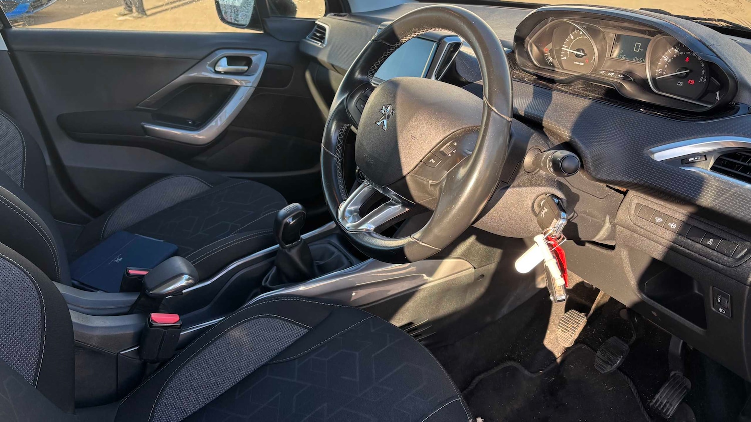 Used Peugeot 2008 2017 for sale - 76624487: Photo 6