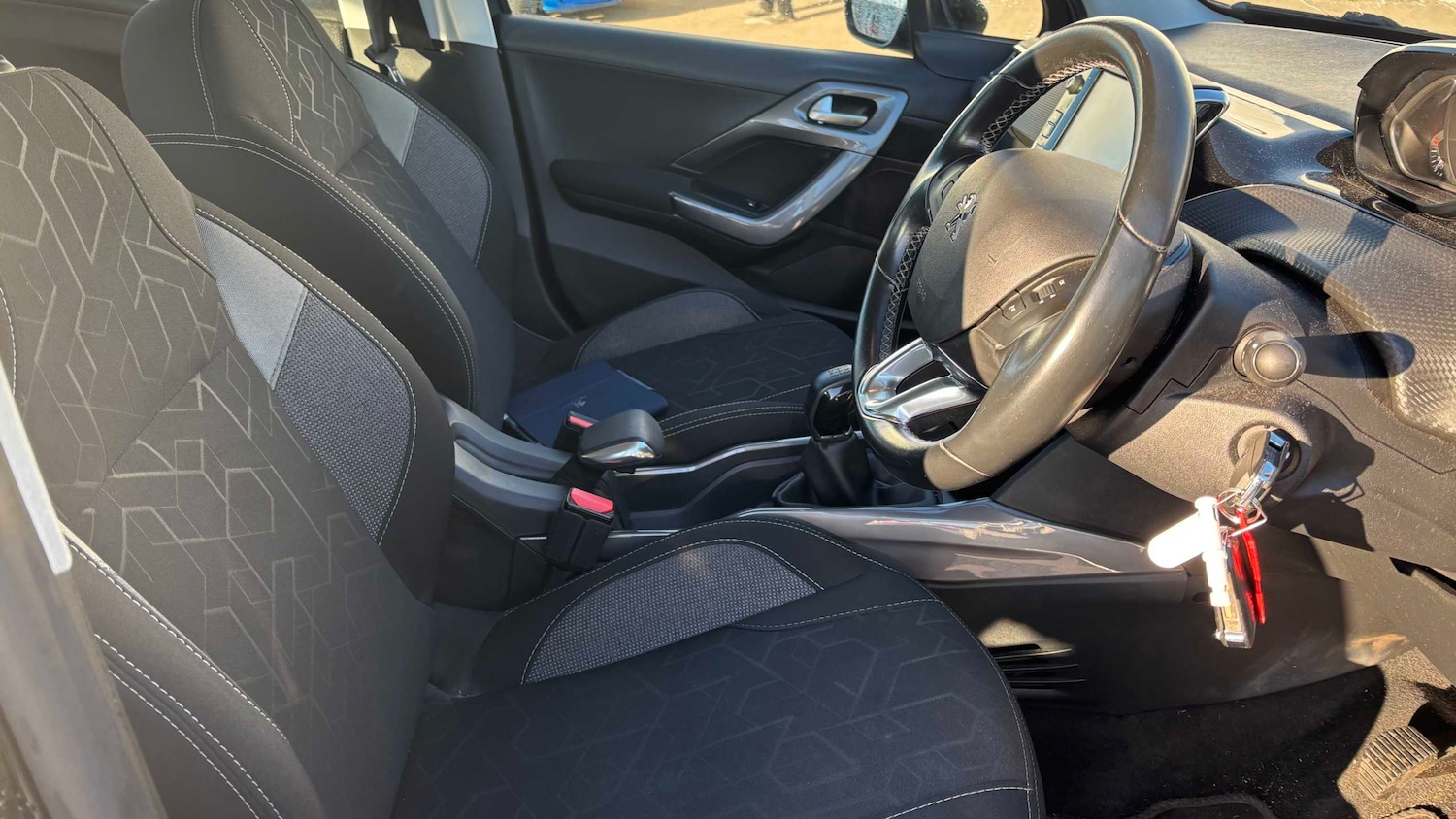 Used Peugeot 2008 2017 for sale - 76624487: Photo 7