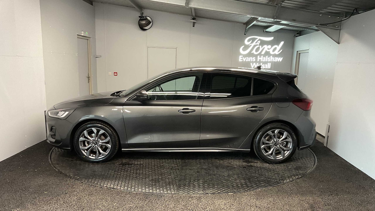 Used Ford Focus 2023 for sale - 76351666: Photo 4