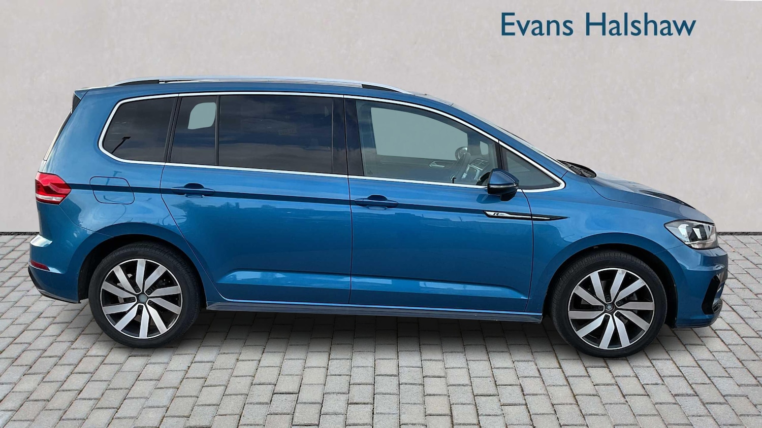 Used Volkswagen Touran 2020 for sale - 76401375: Photo 3