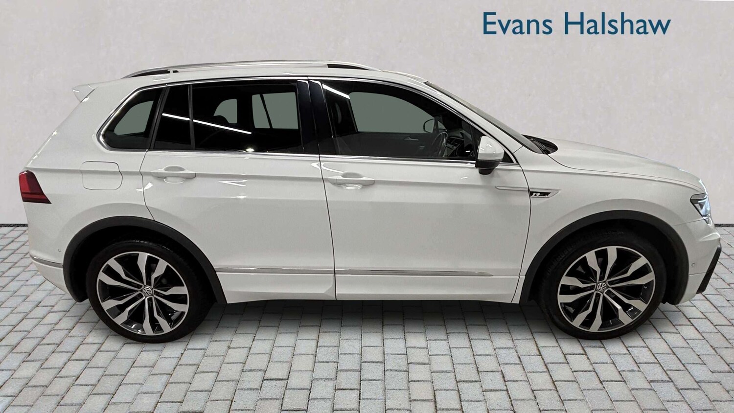 Used Volkswagen Tiguan for sale - 78118938: Photo 3