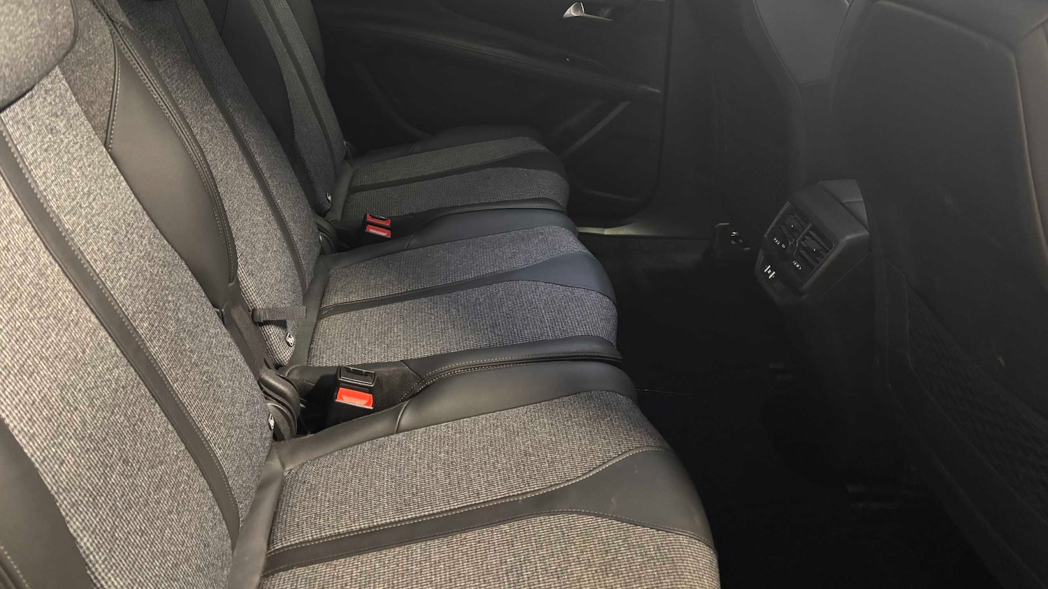 Used Peugeot 5008 2020 for sale - 76889712: Photo 23