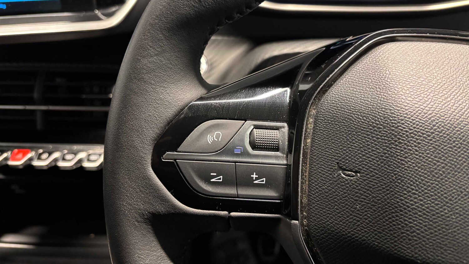 Used Peugeot 208 2023 for sale - 77472619: Photo 16