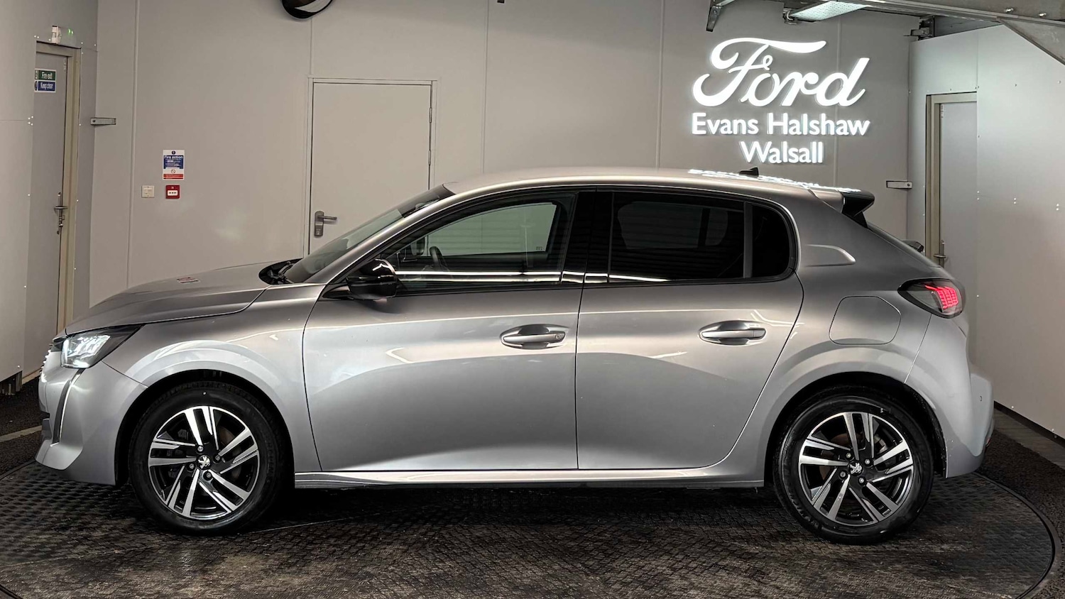 Used Peugeot 208 2023 for sale - 77472619: Photo 8