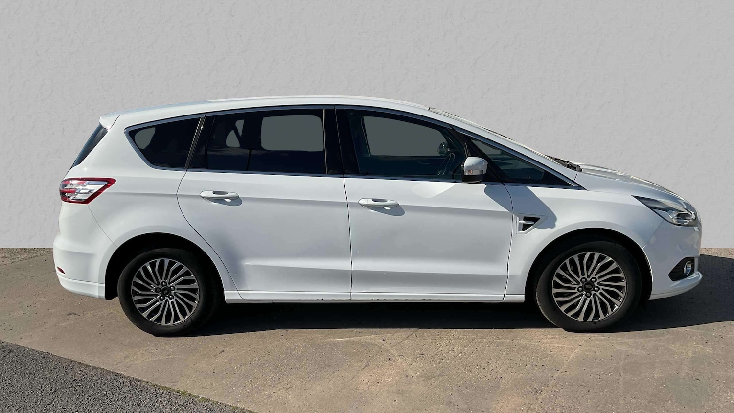 Used Ford S-Max 2018 for sale - 76125893: Photo 3