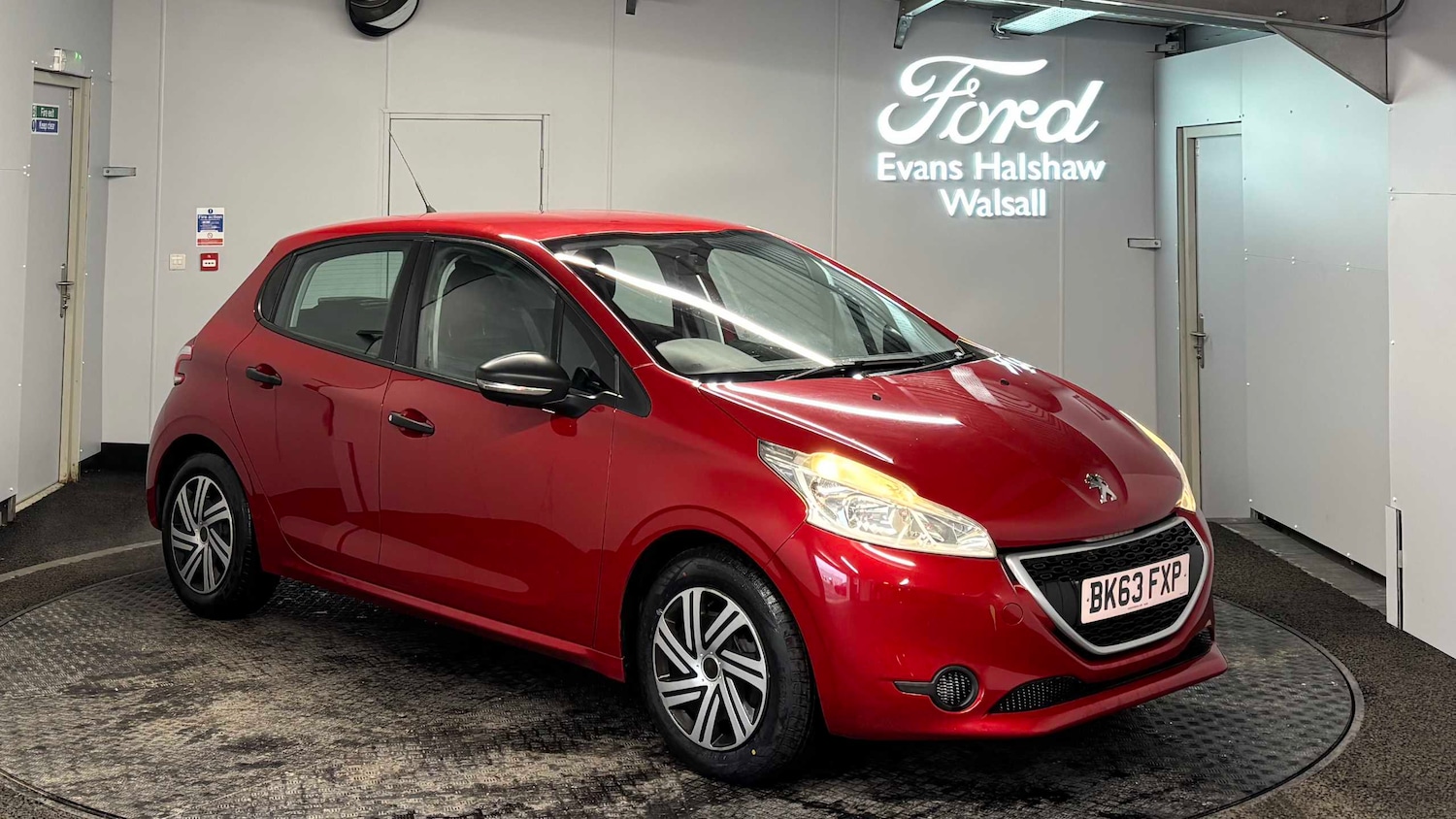 Used Peugeot 208 2013 for sale - 77686408: Photo 1