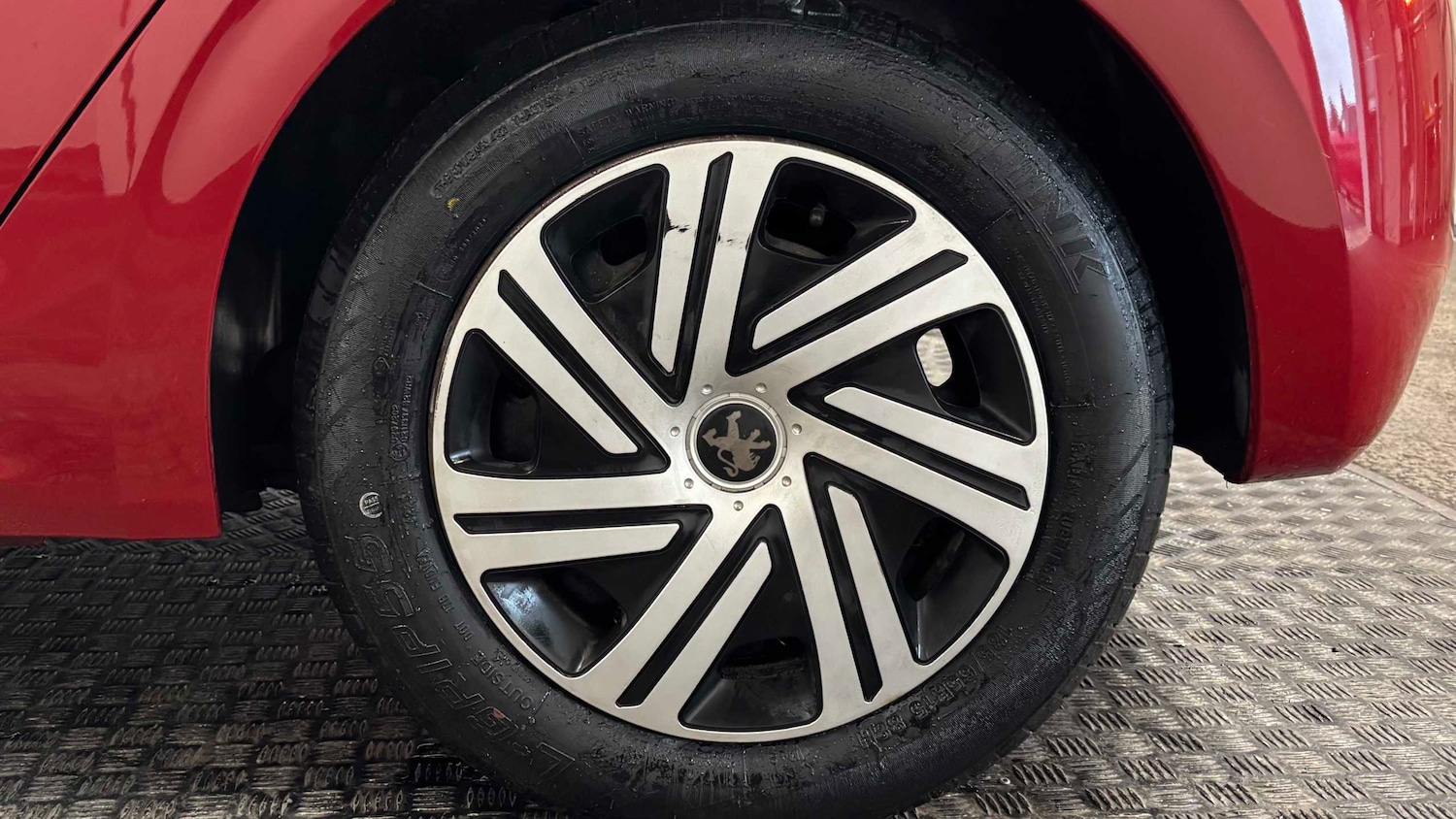 Used Peugeot 208 2013 for sale - 77686408: Photo 12