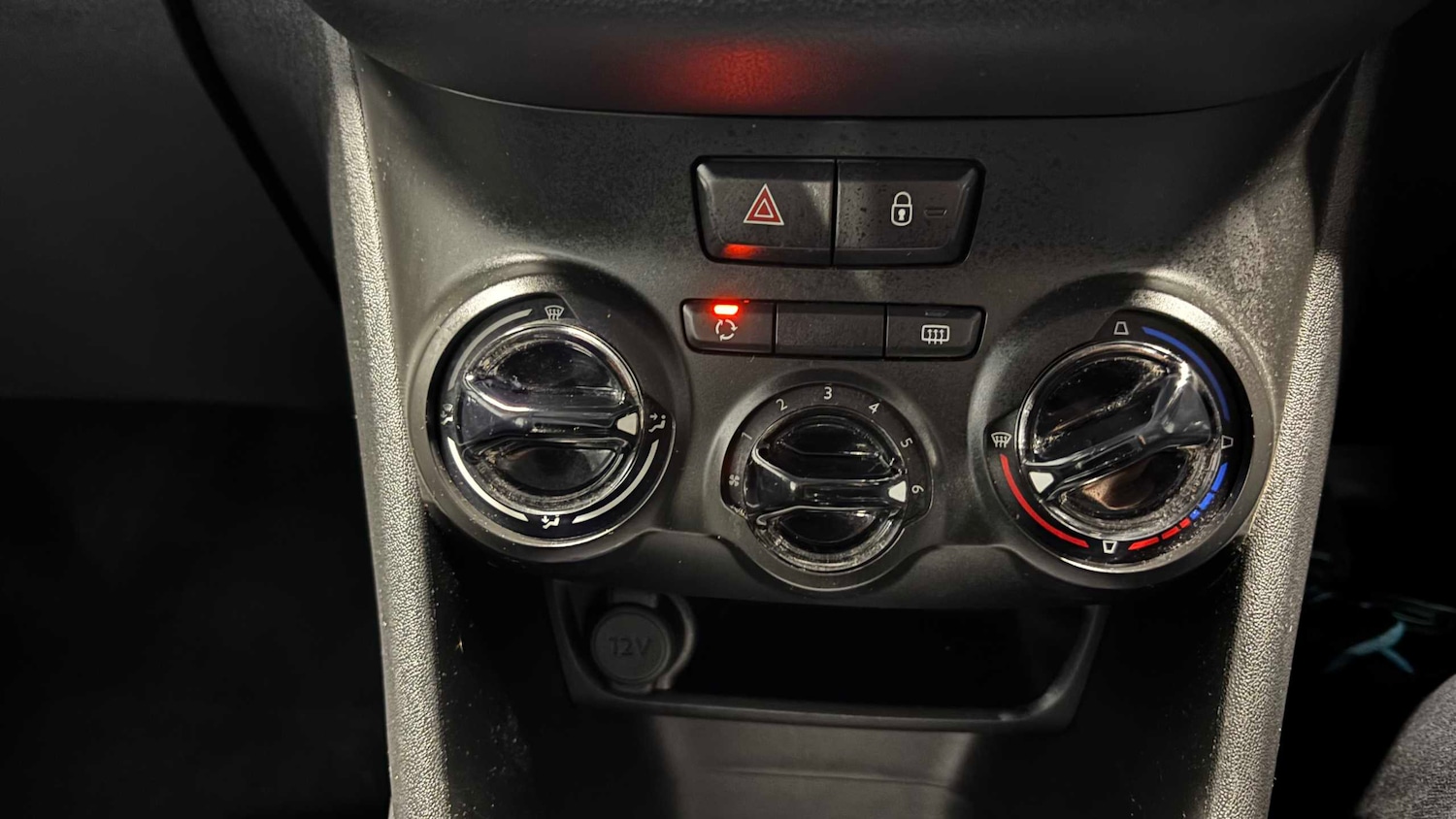 Used Peugeot 208 2013 for sale - 77686408: Photo 17