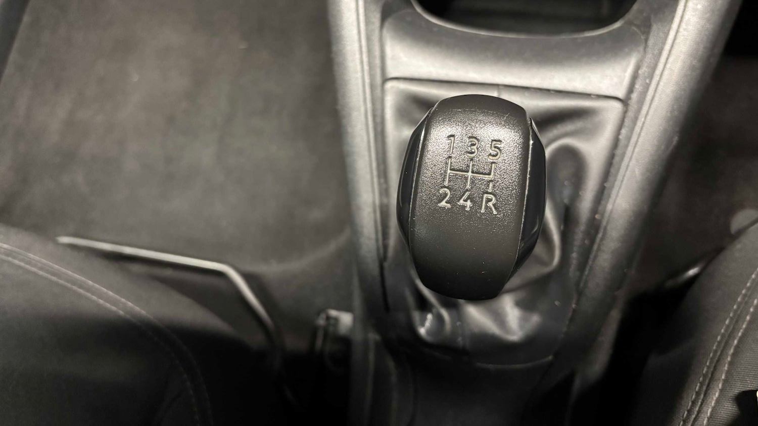 Used Peugeot 208 2013 for sale - 77686408: Photo 18