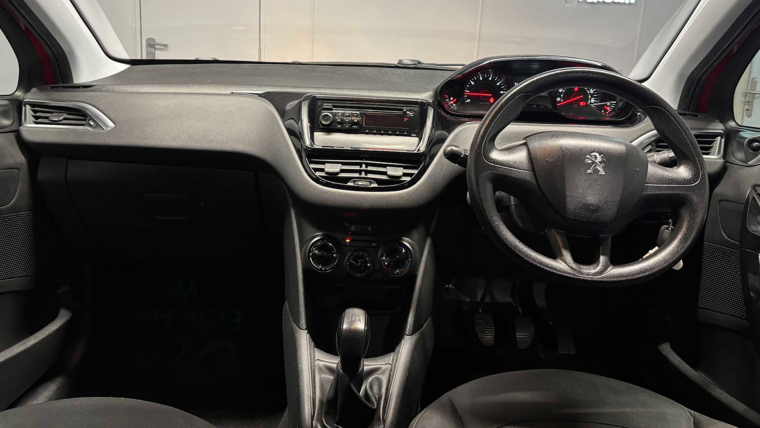 Used Peugeot 208 2013 for sale - 77686408: Photo 21