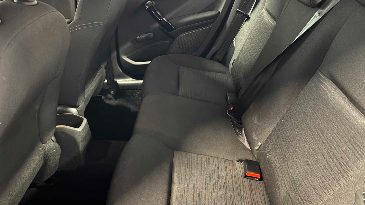 Used Peugeot 208 2013 for sale - 77686408: Photo 23