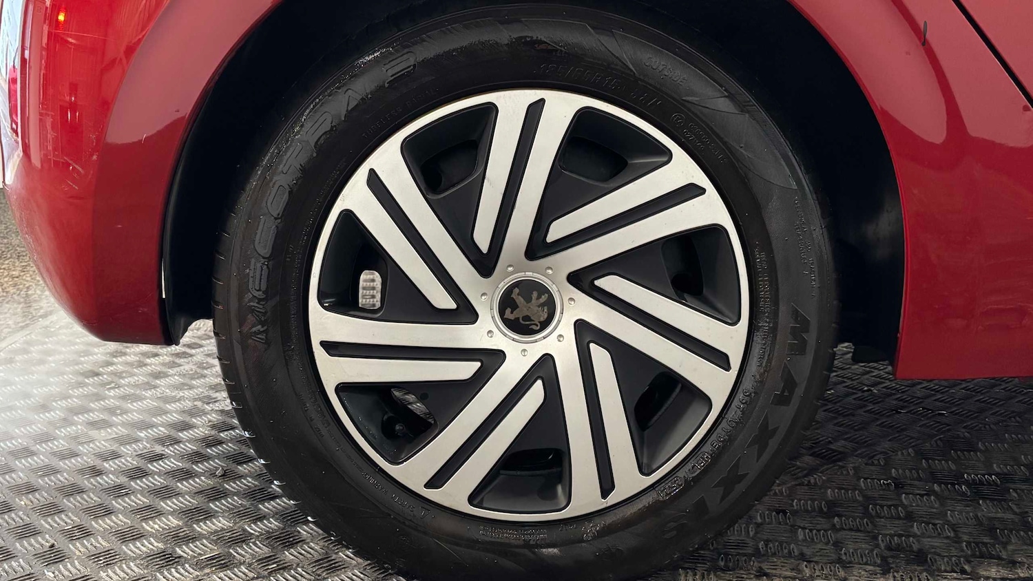 Used Peugeot 208 2013 for sale - 77686408: Photo 9